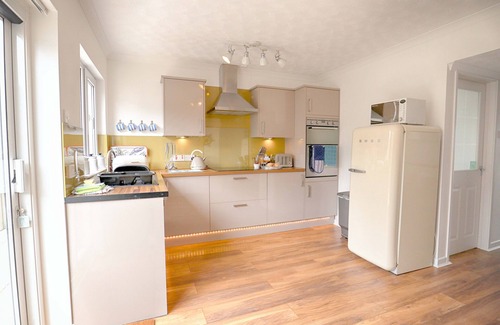 Mevagissey Casa | Hermosa y espaciosa casa de vacaciones de 2 dormitorios con estacionamiento y vistas al mar.