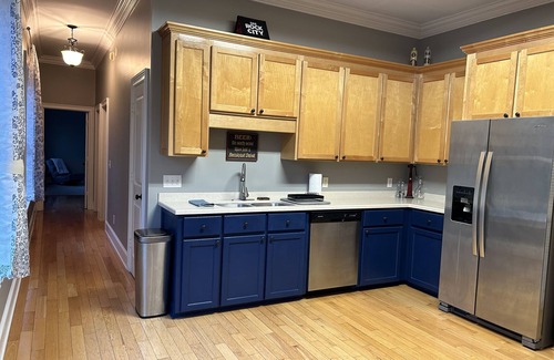 Darien Apartamento | Beautiful, spacious 2rd floor apartment in the Darien historic district.