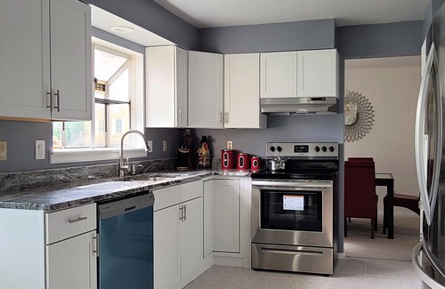 Aurora Casa | Beautiful, spacious 3-bedroom house