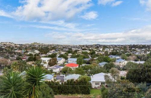 Mount Eden Casa | Beautiful Spacious 3BR