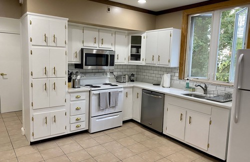 Northwest Yonkers Apartamento | Beautiful, spacious, and centrally located - 25 minutes from the heart of NYC.