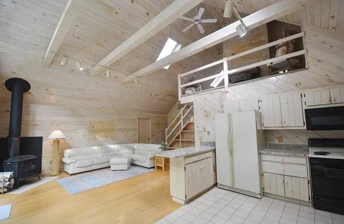 Sherwood Forest Casa | Beautiful Spacious Berkshire A-Frame Mountain House