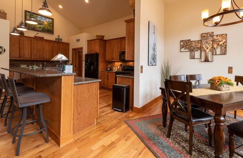 Aspen Brook Casa | Beautiful, Spacious, & Clean Family Home! Close to Rocky Mtn N.P., and YMCA