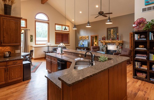 Aspen Brook Casa | Beautiful, Spacious, & Clean Family Home! Close to Rocky Mtn N.P., and YMCA