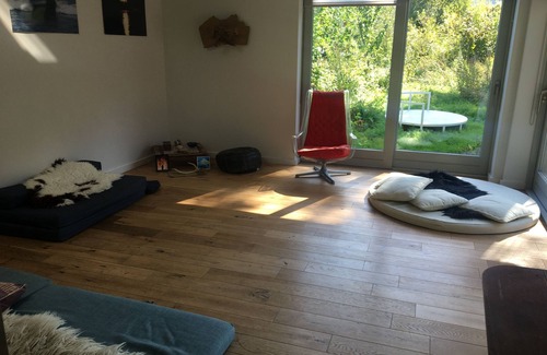 Totnes Casa | Beautiful spacious Eco Home in centre of Totnes, open plan living, large garden