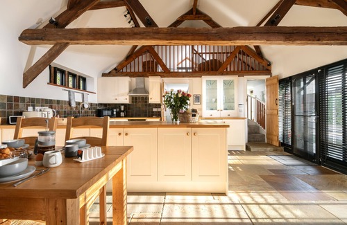 Bishops Waltham Casa | Beautiful spacious barn conversion on the edge of the South Downs National Park
