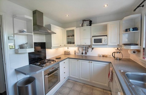 Longcroft Casa | Beautiful spacious house Airport