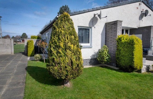 Longcroft Casa | Beautiful spacious house Airport