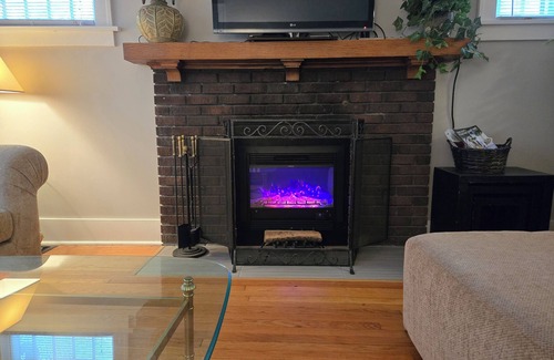 Midtown Casa | Beautiful Spacious Home - Near Charles Schwab Field- CWS, CHI Arena, Downtown