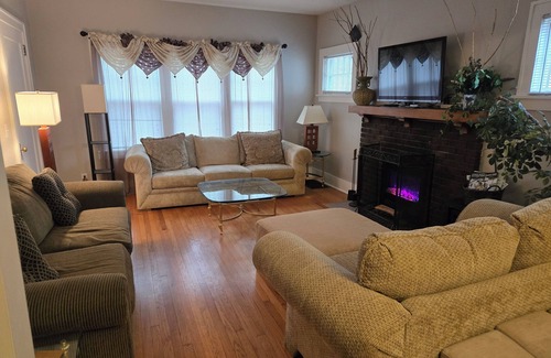 Midtown Casa | Beautiful Spacious Home - Near Charles Schwab Field- CWS, CHI Arena, Downtown