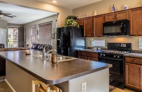 Tucson Casa | Beautiful spacious home location near freeway, airport, and the Air Force base.