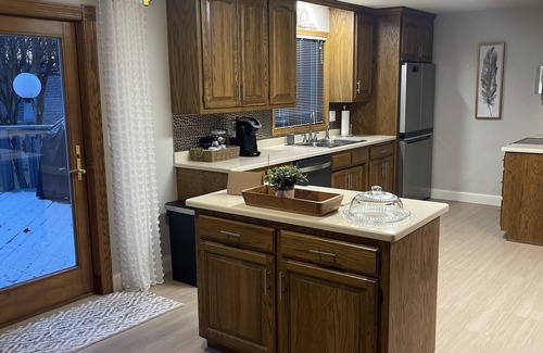 Appleton Casa | Beautiful spacious property 4 sleeping areas and 3 full baths can sleep up to 10