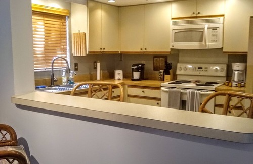 Venice Condominio | Beautiful, Spacious, Quiet Condo with Garage close to Downtown Venice & Beach
