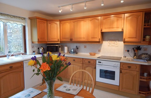 Golant Casa | Beautiful spacious, split-level house near Fowey, heated swimming pool, hot tub