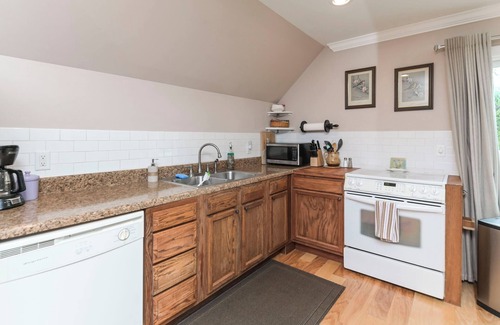 Lexington Casa | Lake Murray Paradise ~ Lake Front Upstairs Home w / Peninsula Lake Views!