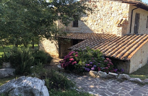 Casaprota Villa | Hermosa villa de piedra en las colinas