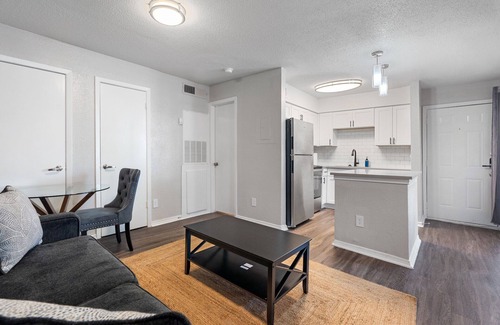 Coronado Hills Apartamento | Beautiful Studio in University Hills 3475
