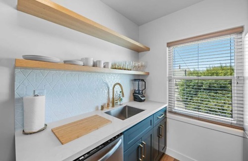 Palms Apartamento | Beautiful Studio in Mar Vista near huge park and Trader Joe's!