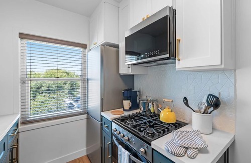 Palms Apartamento | Beautiful Studio in Mar Vista near huge park and Trader Joe's!