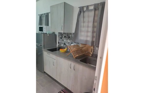 Les Abymes Apartamento | Beautiful studio near the marina (#2)