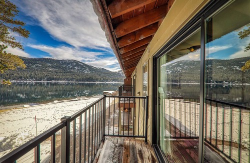 Truckee Condominio | Beautiful Studio w/ Lake View #243 at Donner Lake Village