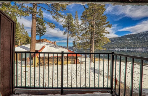 Truckee Condominio | Beautiful Studio w/ Lake View #243 at Donner Lake Village