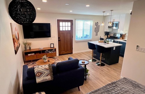 Valley Glen Apartamento | Beautiful Studio with Private Patio
