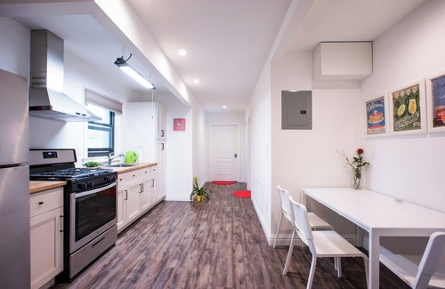 East Flushing Apartamento | Beautiful Studio with Free Laundry and Rooftop Terrace Access