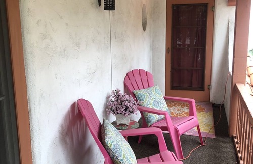 Downey Apartamento | Beautiful studio with nice jacuzzi and steam bath in the shower