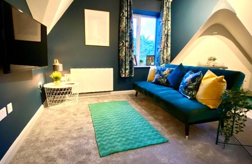 Westbourne Apartamento | Beautiful Stylish 2 Bedroom Apartment! - 5 Minute Walk to the Best Beach! - Great Location - Parking - Fast WiFi - Smart TV - Newly decorated - sleeps up to 6! Close to Bournemouth & Poole Town Centre & Sandbanks