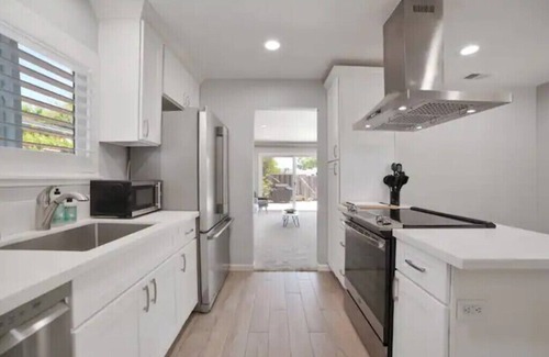 Edenvale Casa | Beautiful, Stylish 3 Bedroom Home in San Jose!