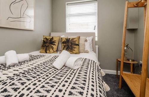 Middleton Casa | Beautiful, Stylish Home | Just 20 Mins to MCR