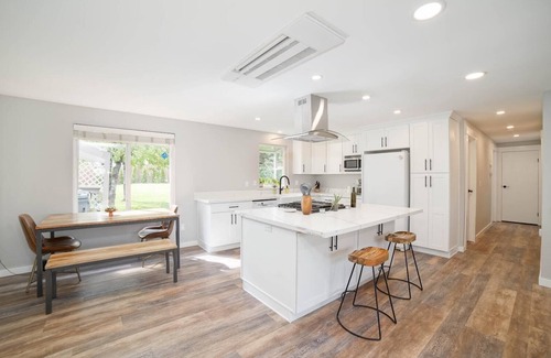 Puyallup Casa | Beautiful Stylish Home With Hot Tub