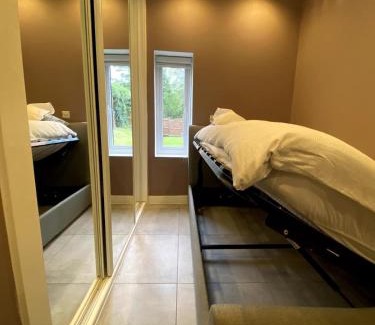 Eltham South Casa | Beautiful Summer House London V173