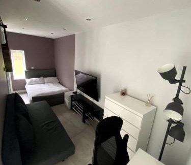 Eltham South Casa | Beautiful Summer House London V173