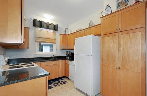Summer Village Cabaña | Beautiful Summer village cottage close to the Ocean!