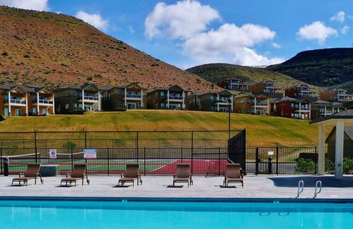 Quincy Casa | Beautiful Sunserra home located on the 9th fairway of the golf course