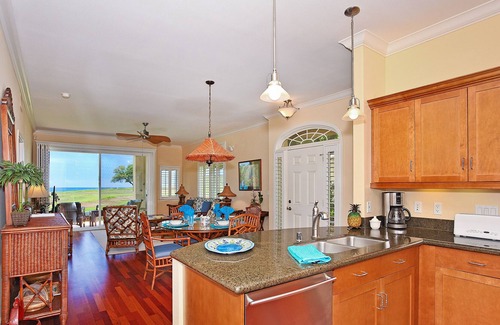 Ko Olina Condominio | Hermosa puesta de sol y vistas al mar desde su Lanai en este condominio de 2 camas, 2 1/2 baños personalizados (KL23D)