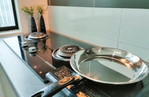 Taman Bukit Mewah Apartamento | Beautiful sunset beside Paradigm Mall 14 pax