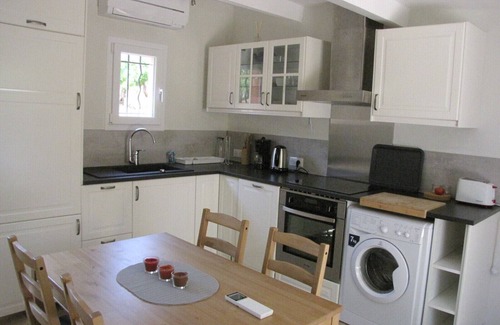 Le Beausset Cabaña | Beautiful T3 gite in the heart of the vineyards 10 minutes from the beach