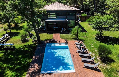 Moliets-et-Maa Villa | Beautiful Takapuna Villa and Lodge (21 people)