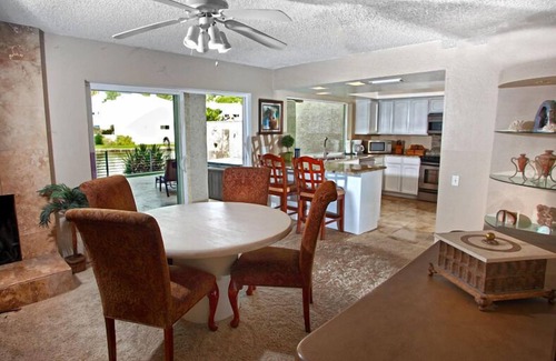 The Lakes Villa | Hermosa villa frente al mar en Tempe con muchos extras