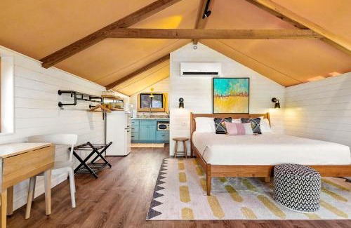 Ingram Otro | Beautiful Tented Cabin in Texas for Glamping by Guadalupe River