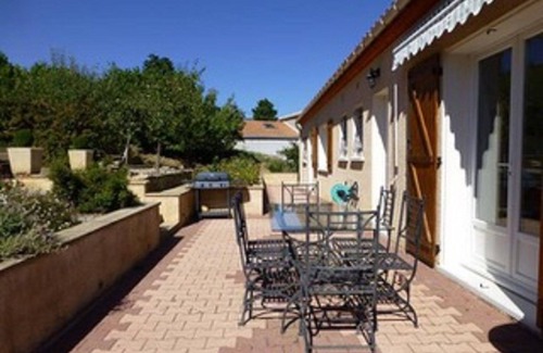 Esperaza Villa | Hermosa casa de tres dormitorios con piscina privada y jardines preciosos