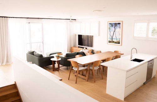 Coolum Beach Villa | Beautiful Three-Story Villa footsteps to the Beach