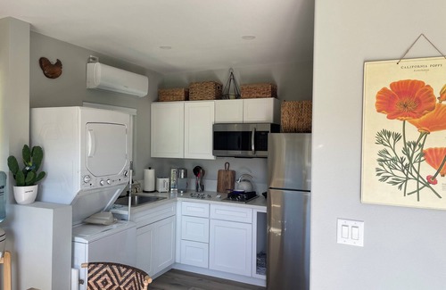 Angels Camp Casa | Beautiful Tiny Home in lush vineyard setting