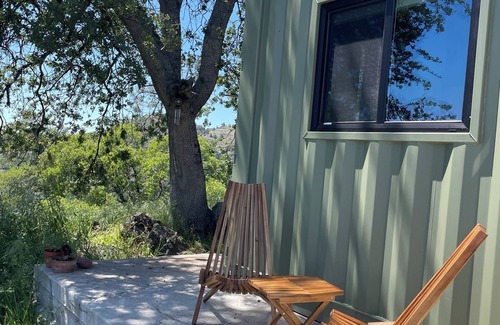 Angels Camp Casa | Beautiful Tiny Home in lush vineyard setting