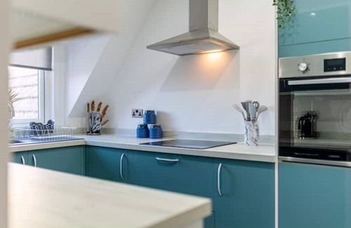 Llandudno Apartamento | Beautiful top floor Apartment close to the beach and outdoor pool!