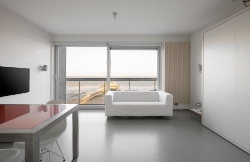 Blankenberge Apartamento | Beautiful Top Floor Seaview Studio Apartment B'berge-Bruges