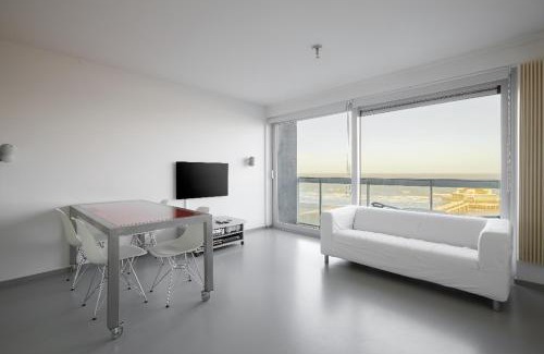Blankenberge Apartamento | Beautiful Top Floor Seaview Studio Apartment B'berge-Bruges